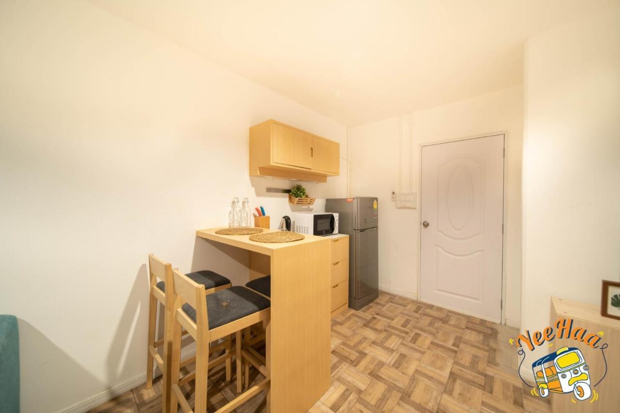 Yeehaa Bangsue Aparthotel Банкок Екстериор снимка
